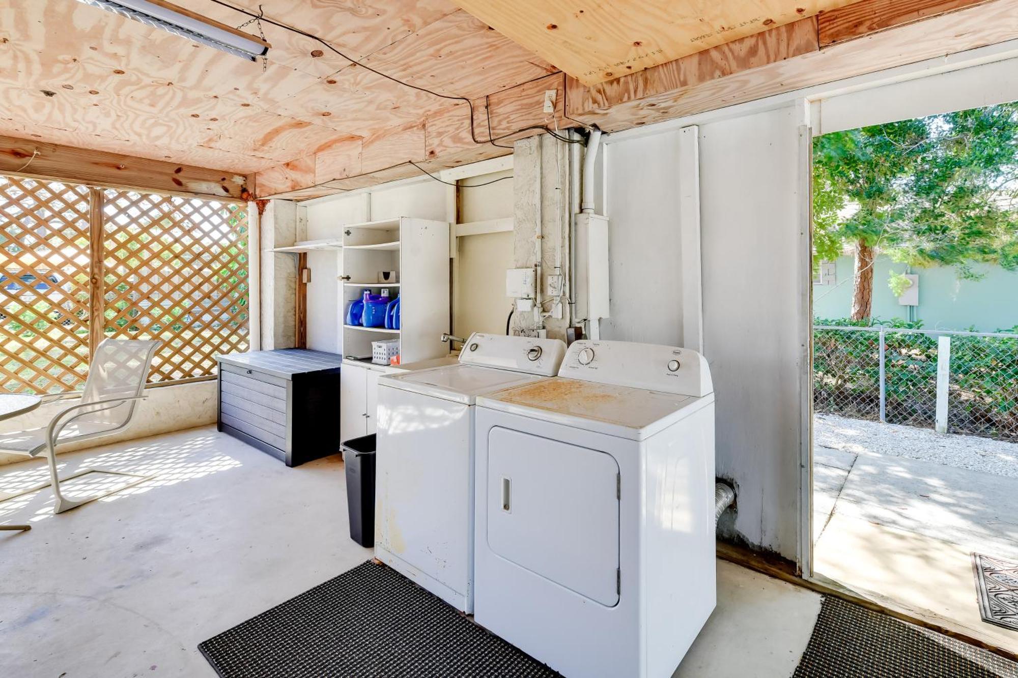 Coastal Oasis With Shared Pool, 2 Mi To Beach! Englewood Eksteriør billede