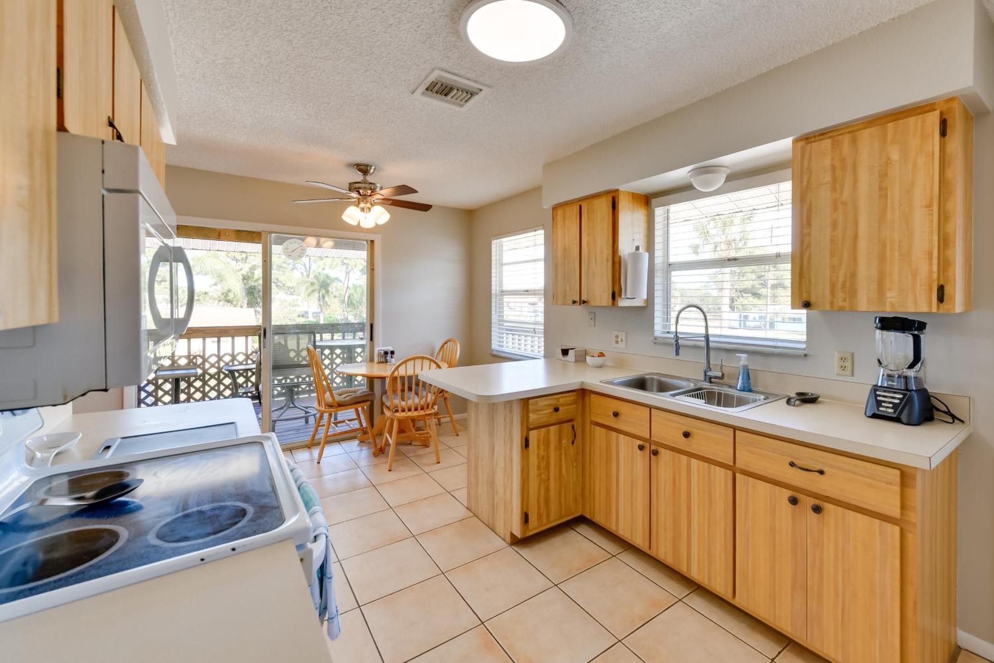 Coastal Oasis With Shared Pool, 2 Mi To Beach! Englewood Eksteriør billede